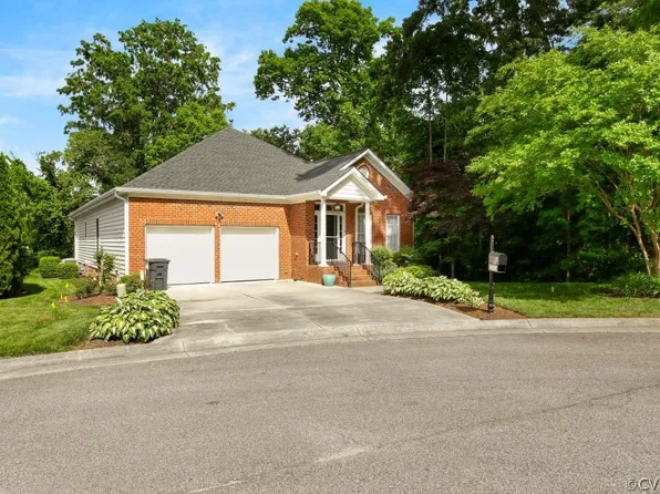 11743 Village Garden Ct, Chester, VA 23831