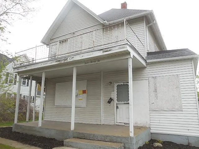 1222 N Gaines St photo 1