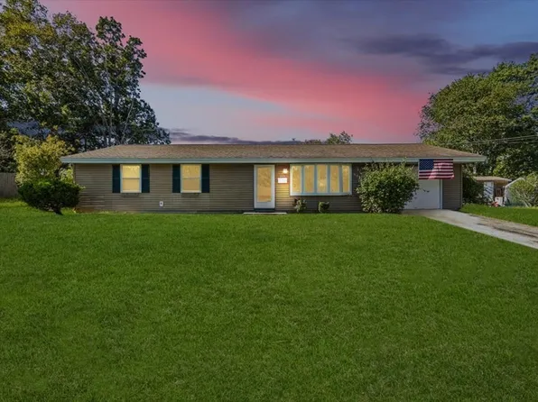 204 Southfield Dr, Brockton, MA 02302