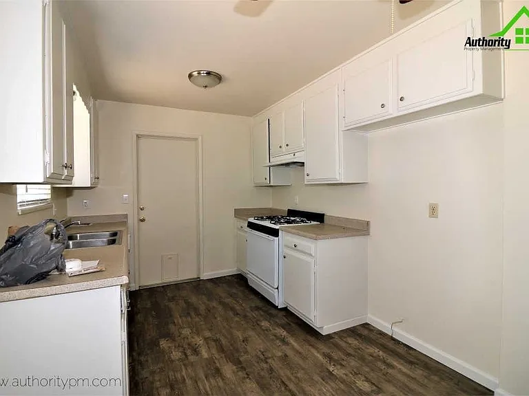 3994 Mercury Dr — Photo 6