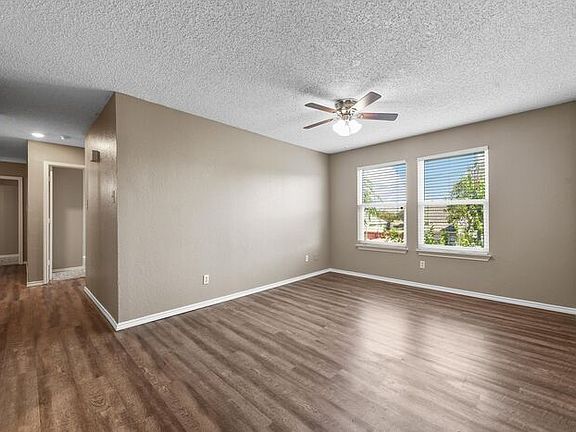 4th image of 319 SE 3rd St APT 203