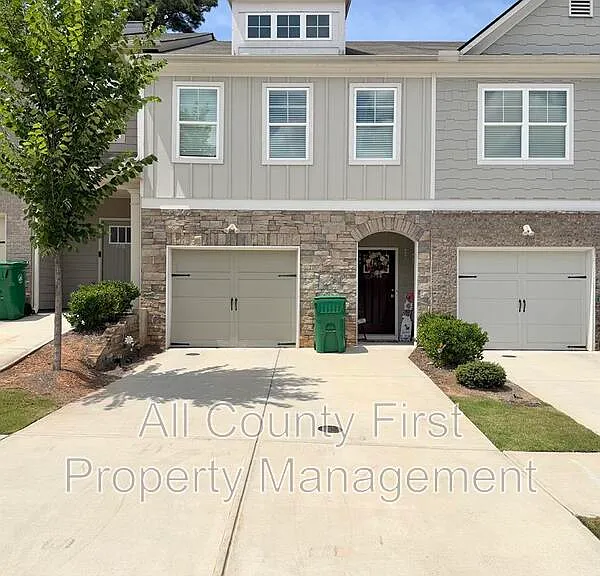 5788 Calle Vista Dr — Photo 1