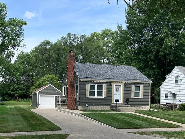 915 N Grove St, Bowling Green, OH 43402