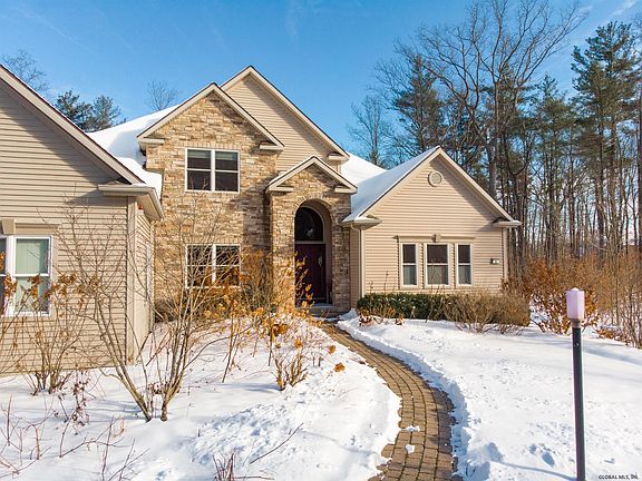 3rd image of 5 Callaway Ct