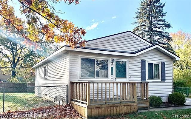 1st image of 120 E Beechdale St