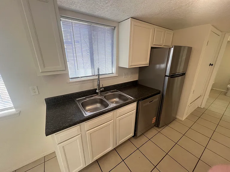1005 Dickerson Dr SE #A — Photo 11