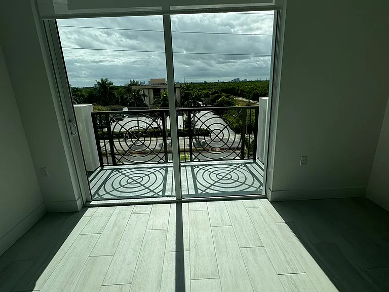 602 E Dania Beach Blvd #407 — Photo 7