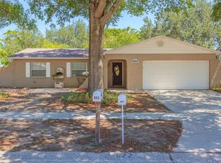 622 Red Robin Rd, Seffner, FL 33584