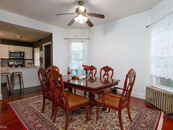 5th image of 4016 Whitman Ave
