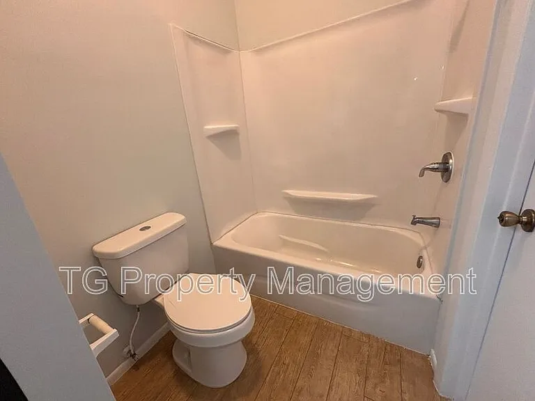 154 Governor St — Photo 15