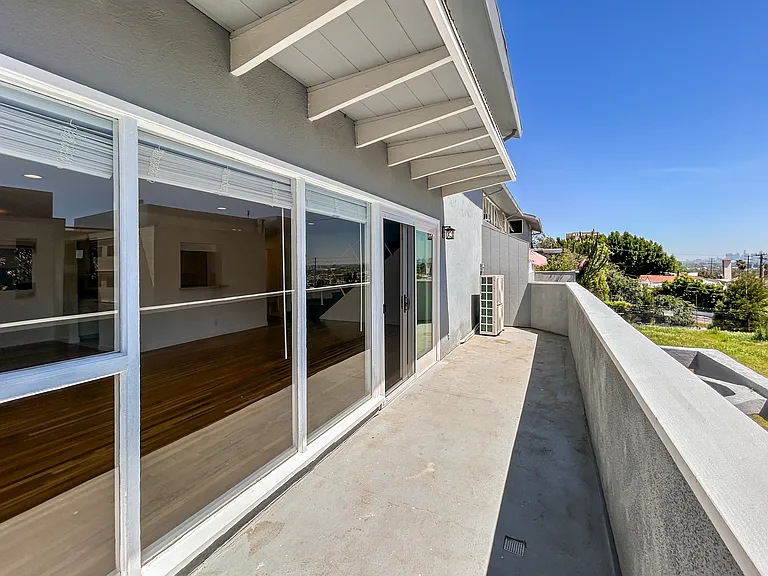 1128 Larrabee St #3 — Photo 27