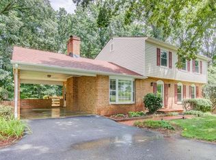 2817 Purple Finch Rd, Roanoke, VA 24018