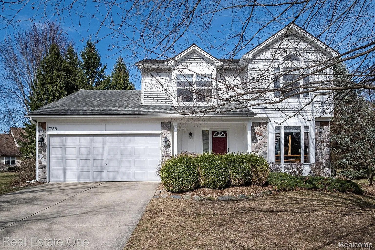7265 Willow Oak Dr photo 1