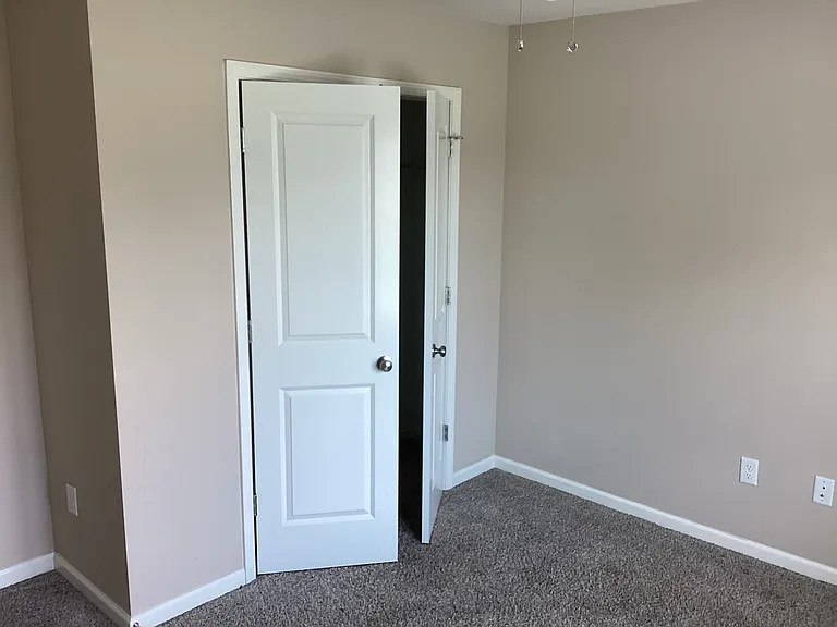 107 Sunset Ave — Photo 9
