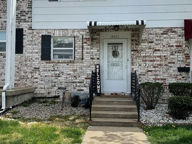 8351 Woodward St — Photo 2