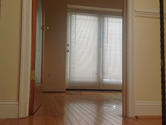 5th image of 112 N Curley St