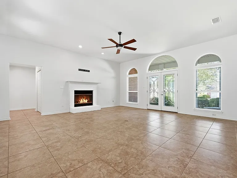 1651 Northridge Rd — Photo 7