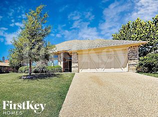 10163 Trail Ridge Dr, Benbrook, TX 76126