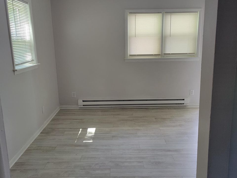 2nd image of 44 Notor Dame St #4