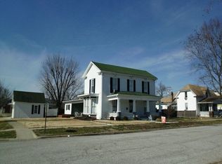 309 SE 3rd St, Fairfield, IL 62837