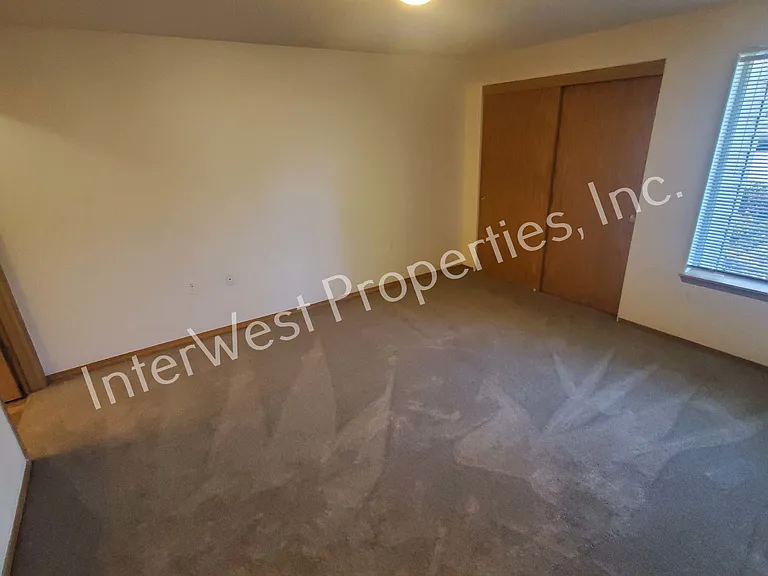 9931 NE Prescott St #13 — Photo 10