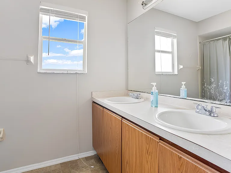 Blue Indigo Ct — Photo 7