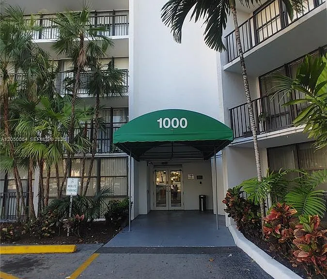 1000 Parkview Dr #125 — Photo 15