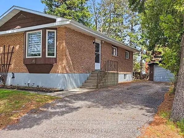 36 Susan St W, Huntsville, ON P1H 1X2