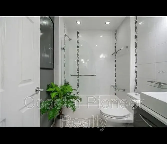 16101 Rambling Vine Dr E — Photo 11