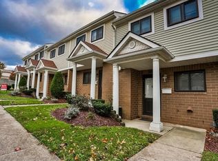 1227 W 70th St #17, Cleveland, OH 44102