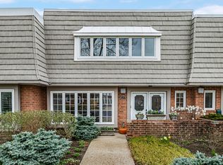 733 Orleans Dr, Highland Park, IL 60035