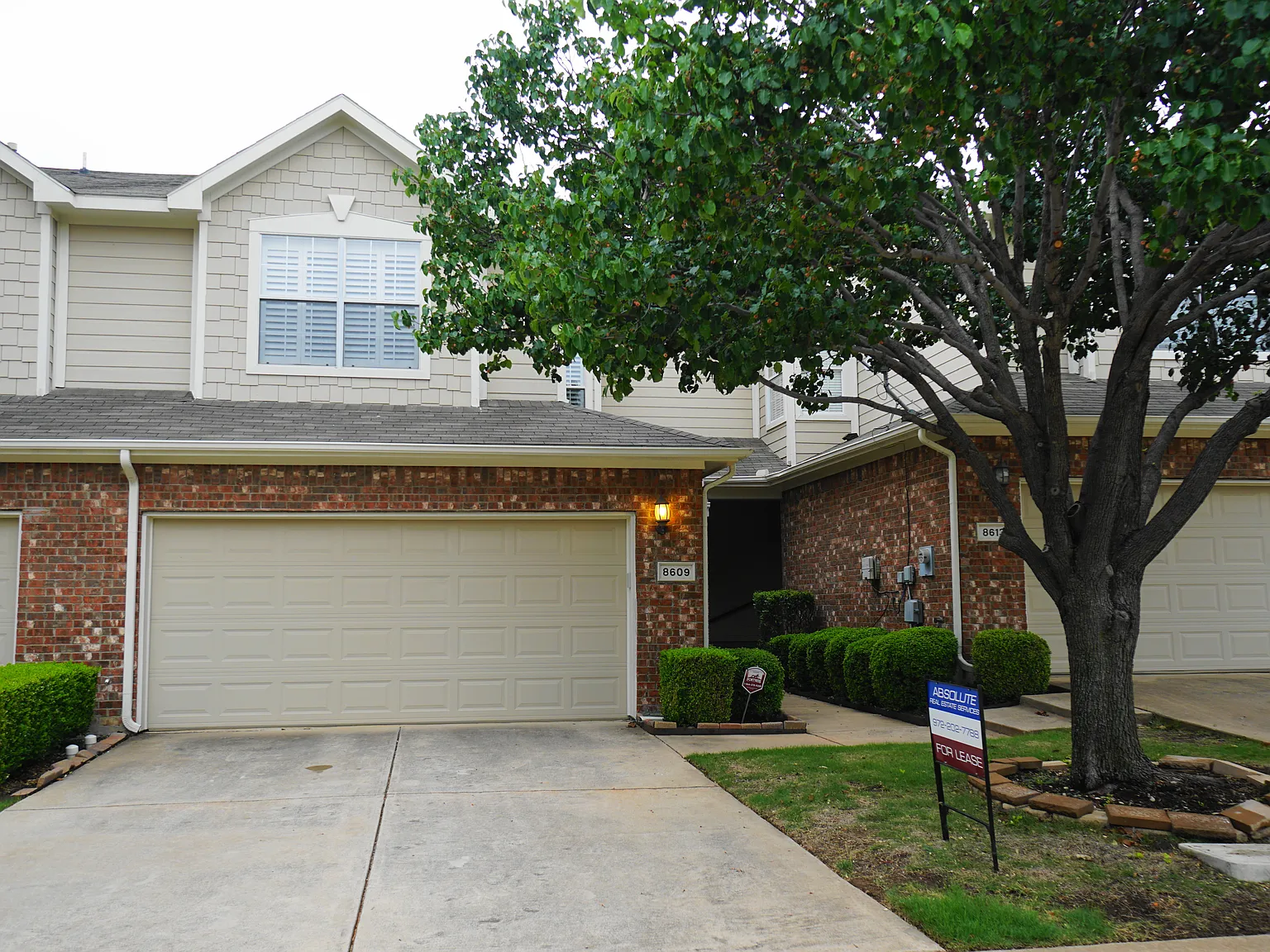 2 bed, 1.5 bath, 1346 sqft, $2,100 — Photo 1