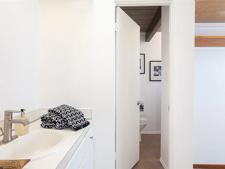 1131 N Encanto St — Photo 22