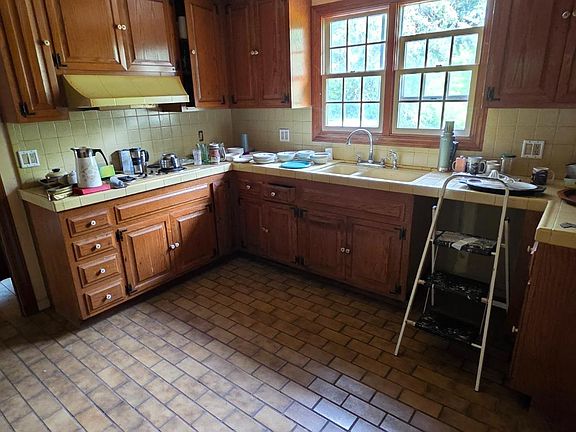 5th image of 3700 Clover Valley Rd