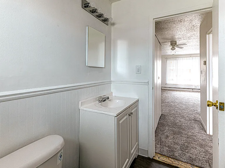 Manor House Apartments — Photo 29