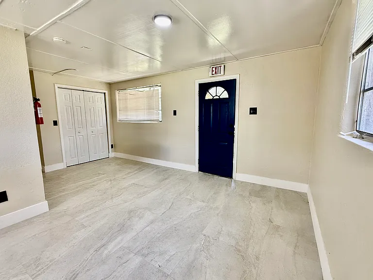804 W Saint Petersburg Dr #804 — Photo 43