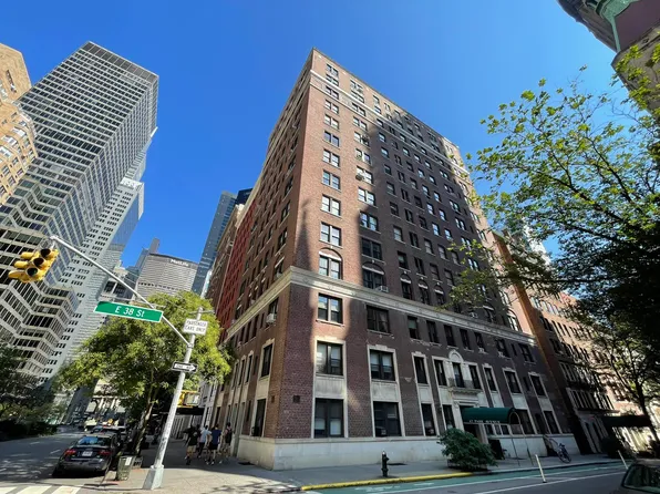 67 Park Avenue image 3 of 8