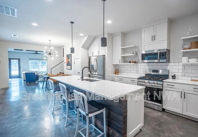 808 S Locust Ave #808LOC — Photo 12
