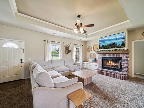 5th image of 21094 W Duncan Rd