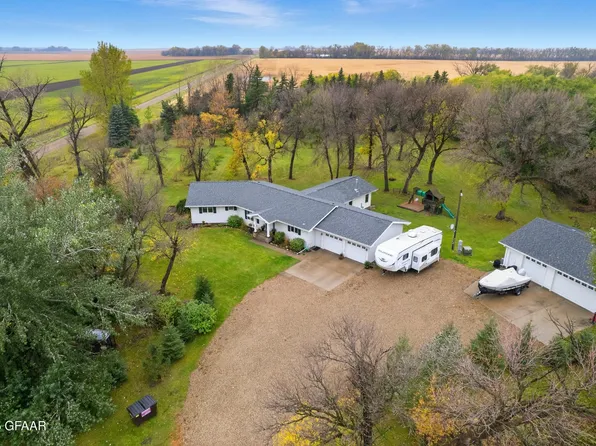 4650 S 83rd St, Grand Forks, ND 58201