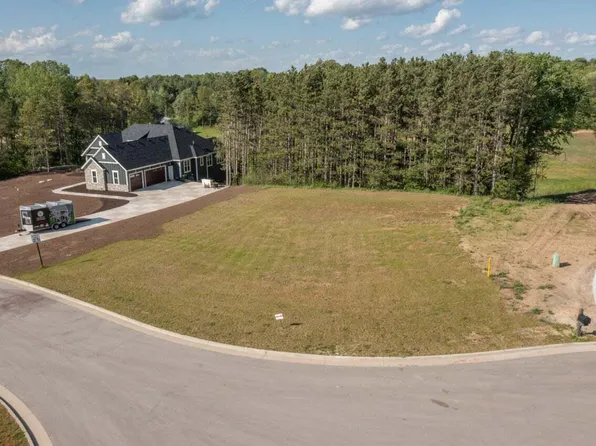 2040 PARADISE HILLS COURT, West Bend, WI 53095