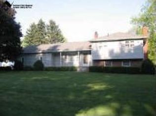 9902 Infirmary Rd, Mantua, OH 44255