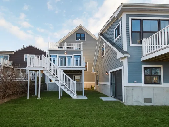 8 Shoreside Rd, Quincy, MA 02169