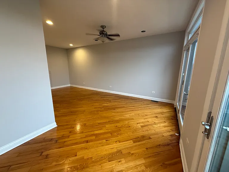 7016 W Medill Ave — Photo 17