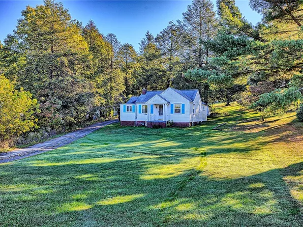 909 Old Salem Rd, Greensburg, PA 15601