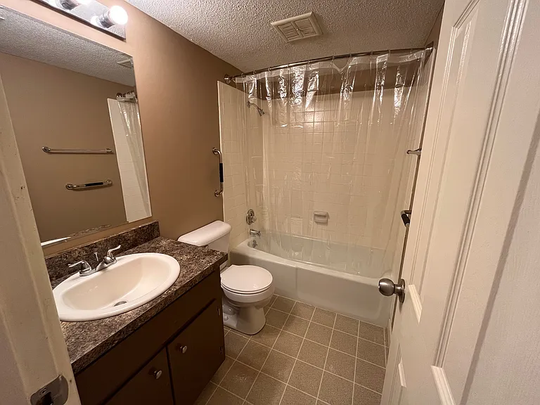 2610 S 70th St #31 — Photo 5