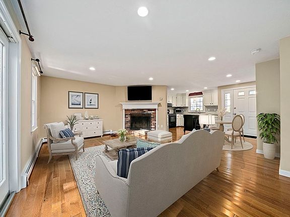2nd image of 40 Megansett Dr Unit 3