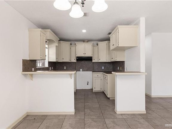 5th image of 2804 Gumwood Ave