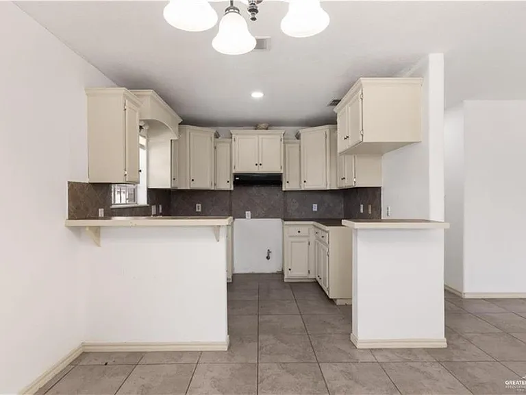 2804 Gumwood Ave — Photo 5