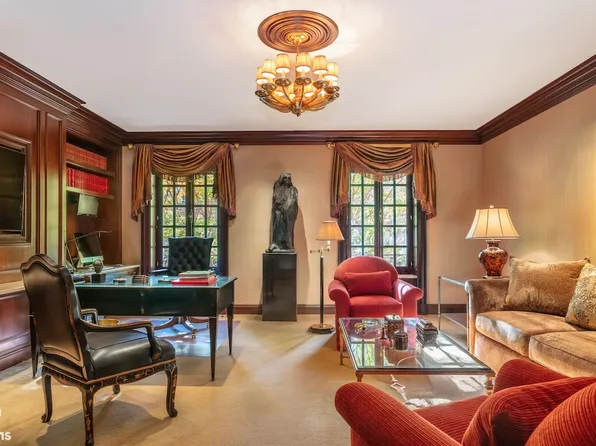 11 East 74th Street image 10 of 10